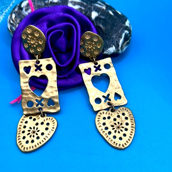 Vintage Avon heart earrings - Picture 3 of 4